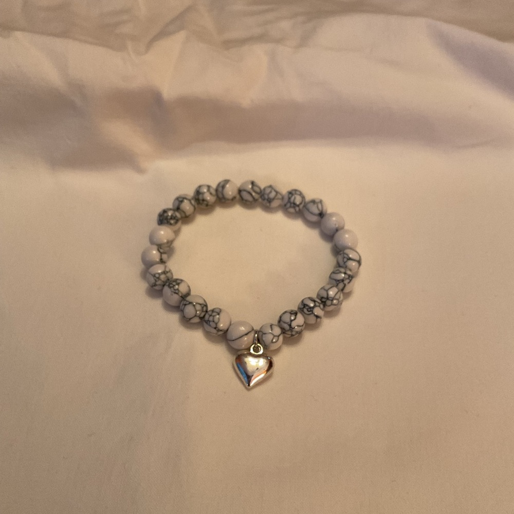 Marble Colored Bead Stretch Bracelet.